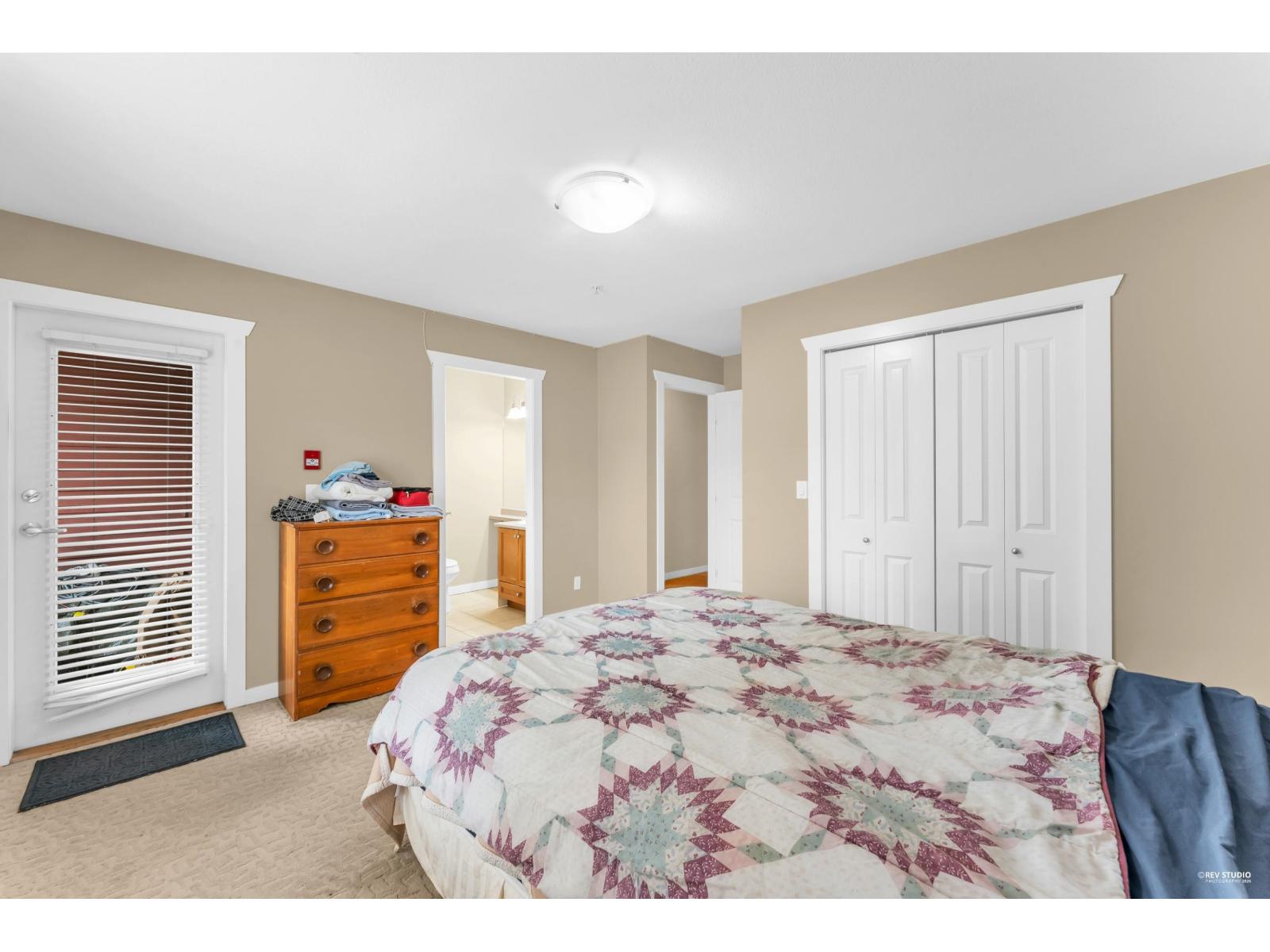 4 14921 THRIFT AVENUE, White Rock