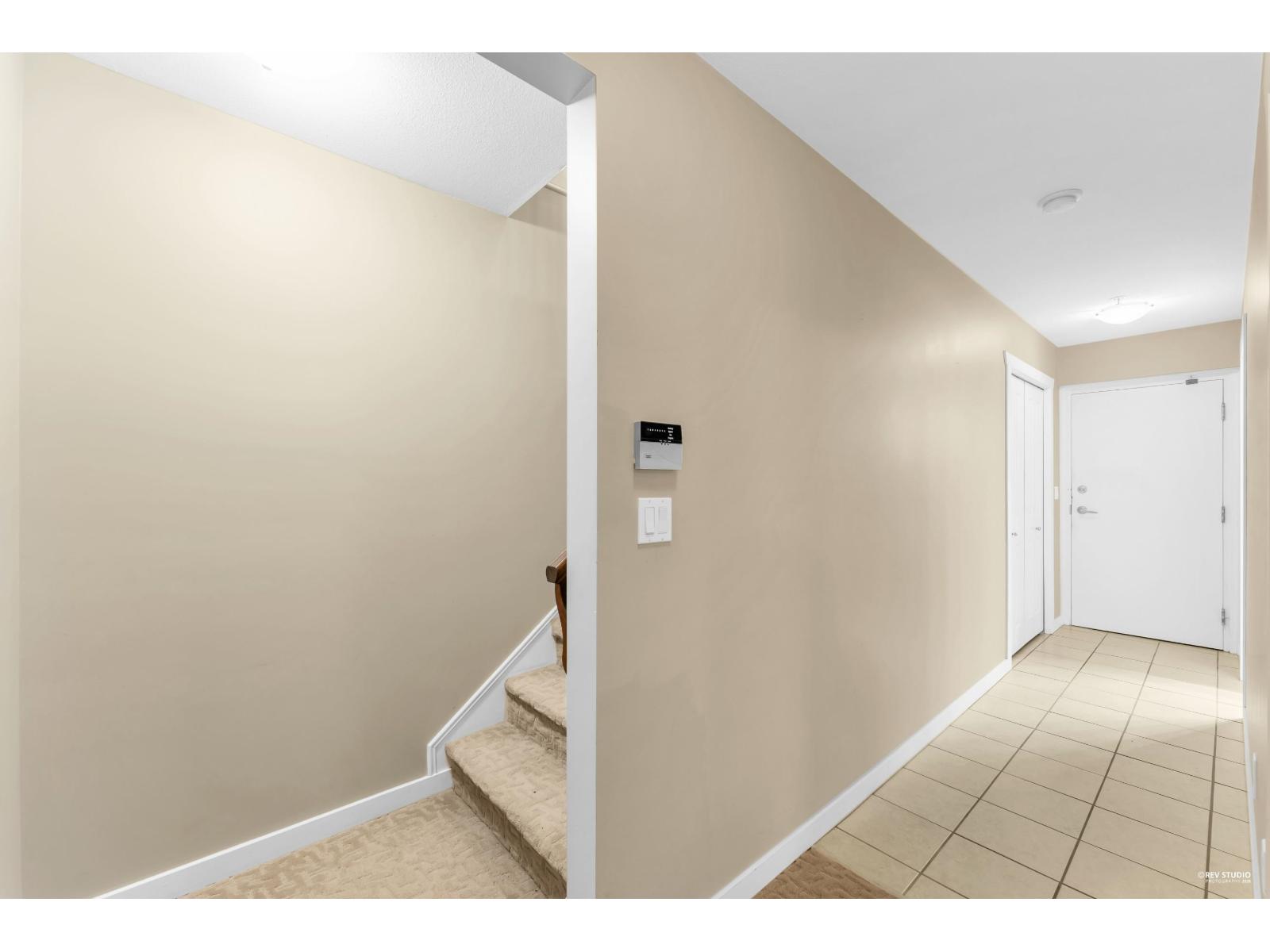 4 14921 THRIFT AVENUE, White Rock