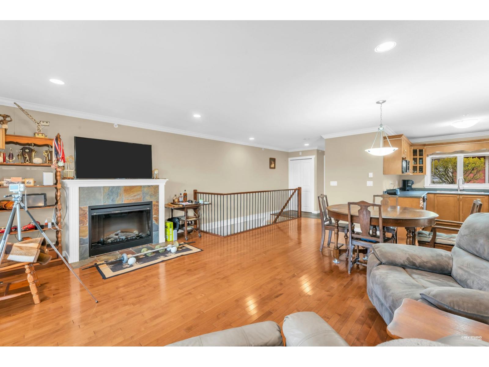 4 14921 THRIFT AVENUE, White Rock