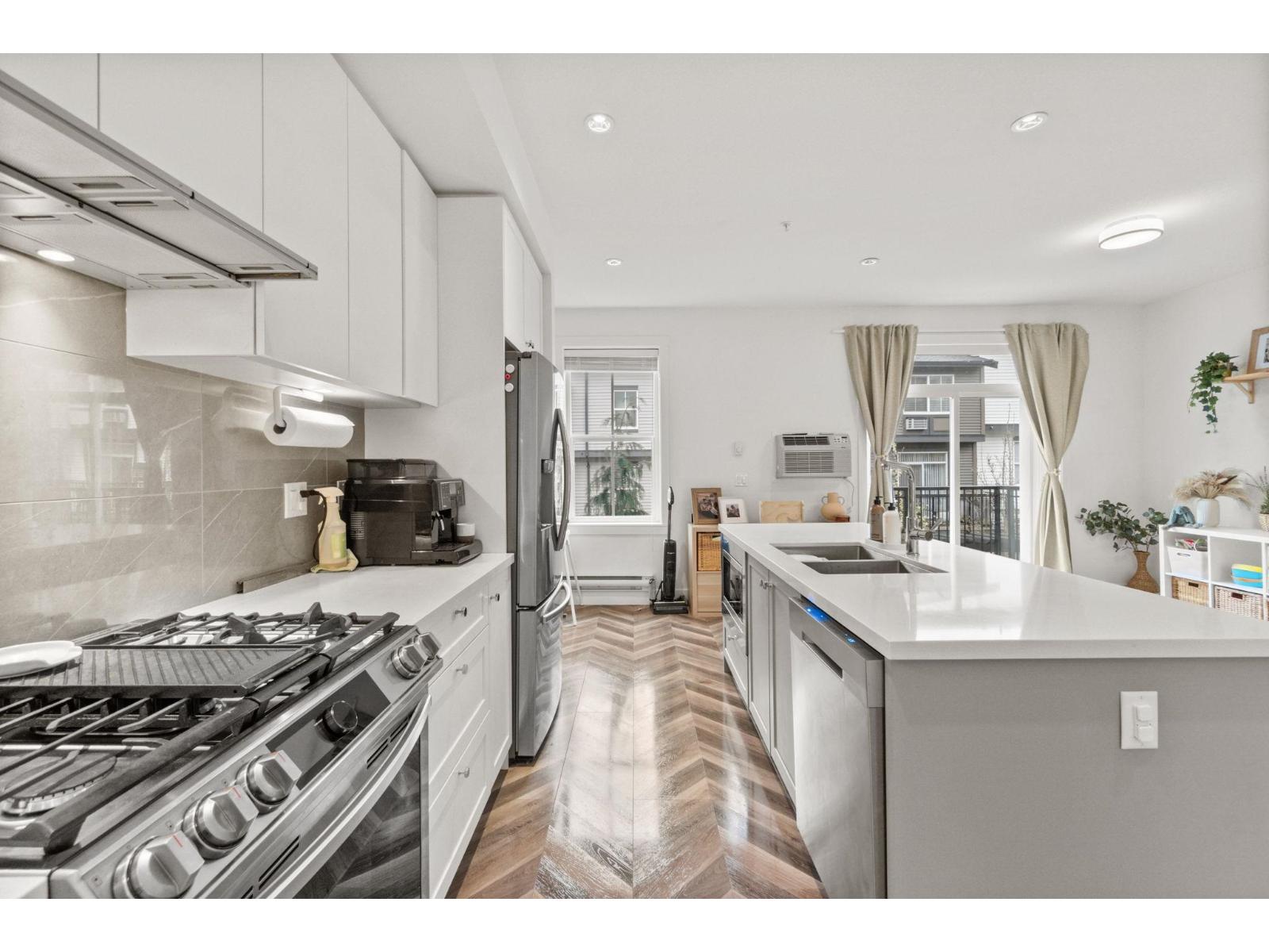 29 8161 201 STREET, Langley