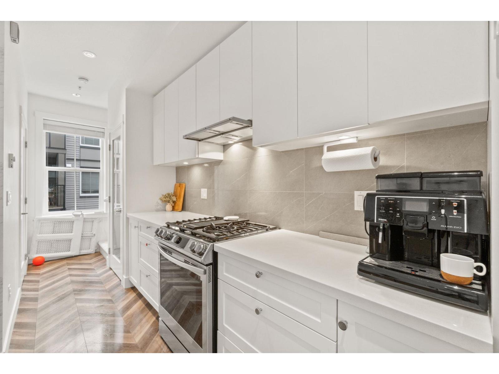 29 8161 201 STREET, Langley