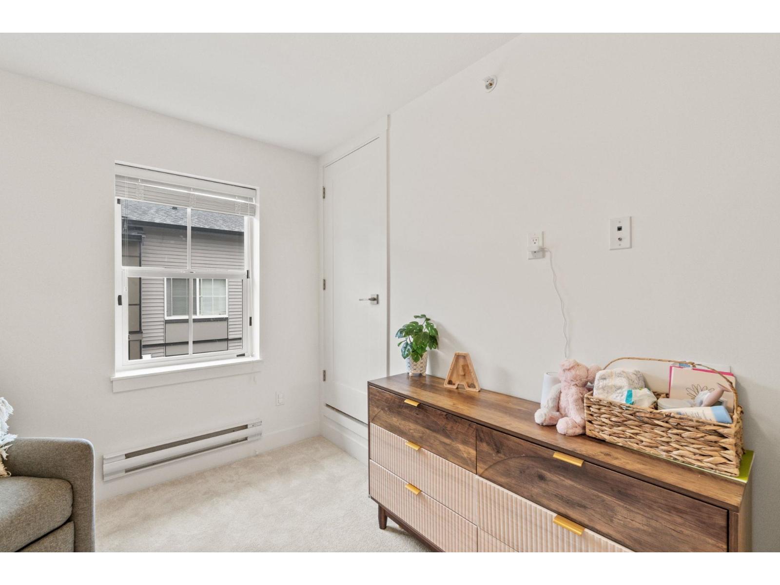 29 8161 201 STREET, Langley