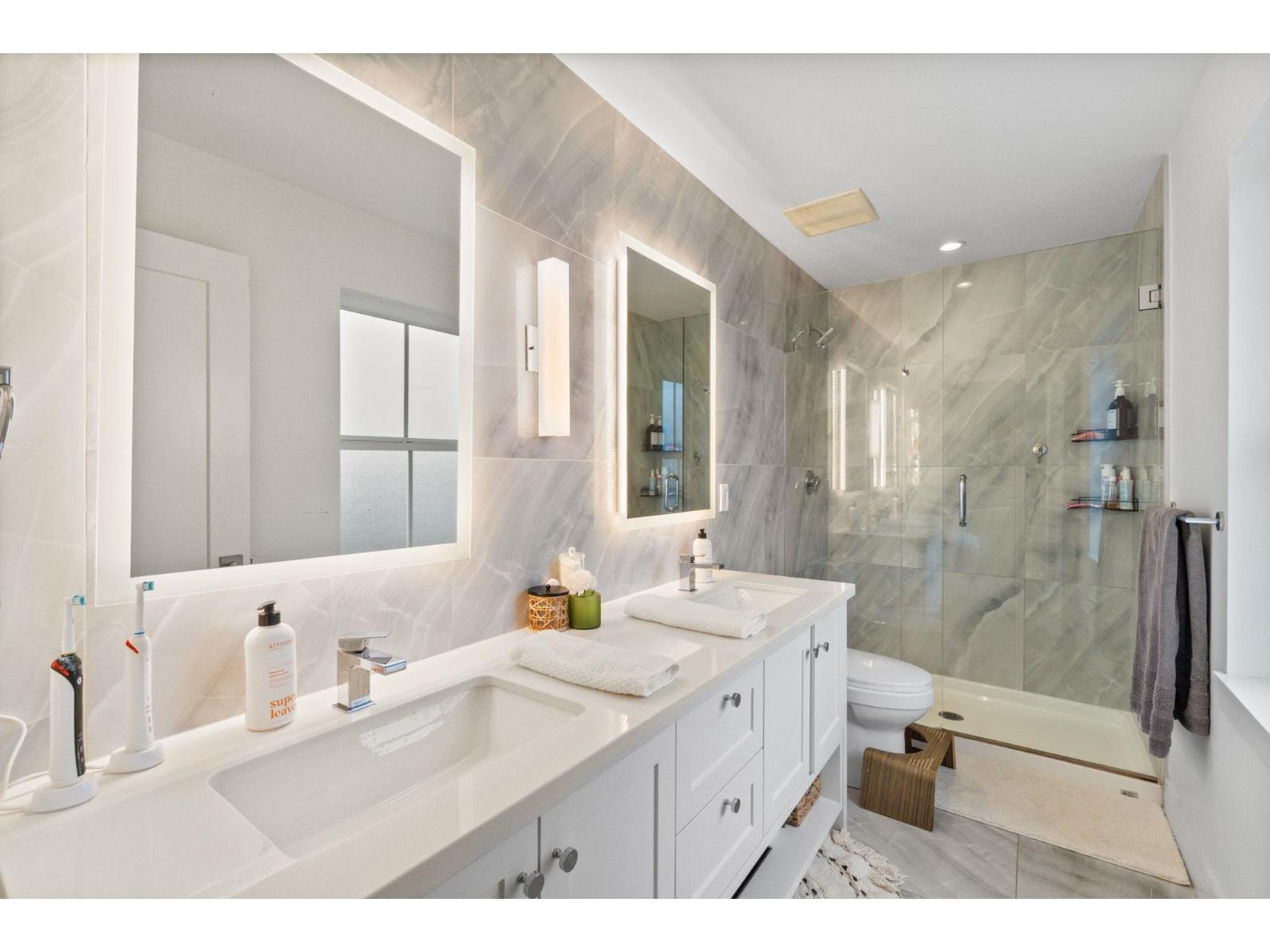 29 8161 201 STREET, Langley