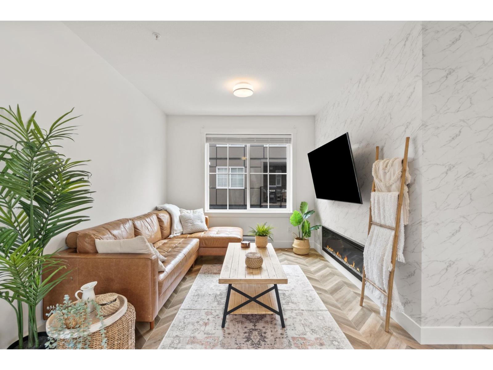 29 8161 201 STREET, Langley