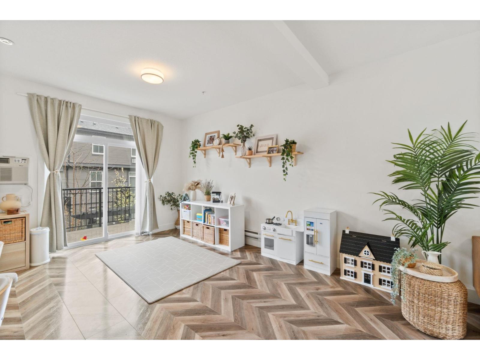 29 8161 201 STREET, Langley