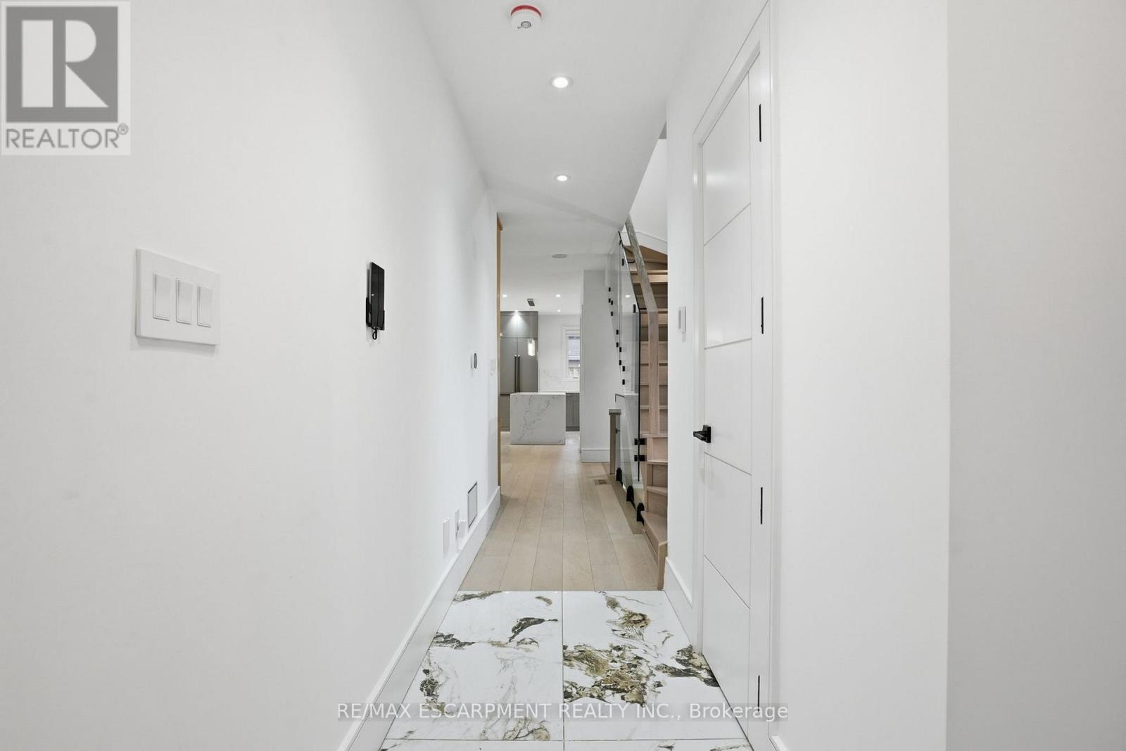 10A BENSON AVENUE - 6