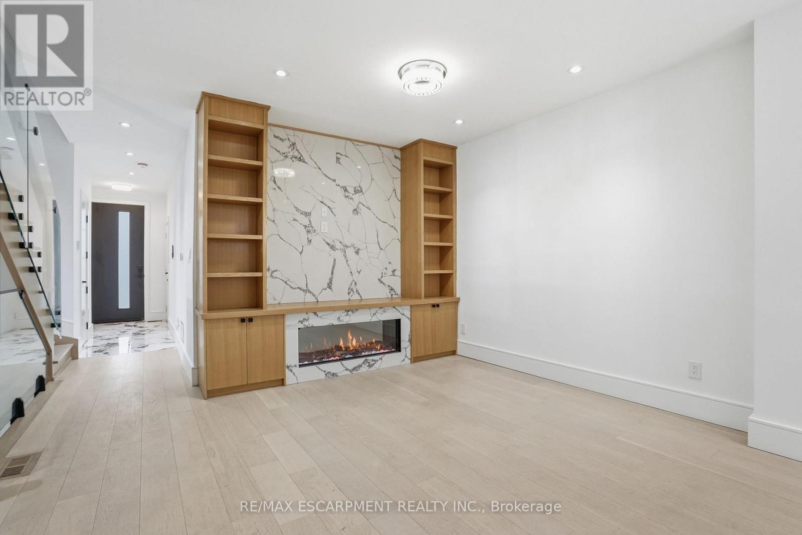 10A BENSON AVENUE - 7