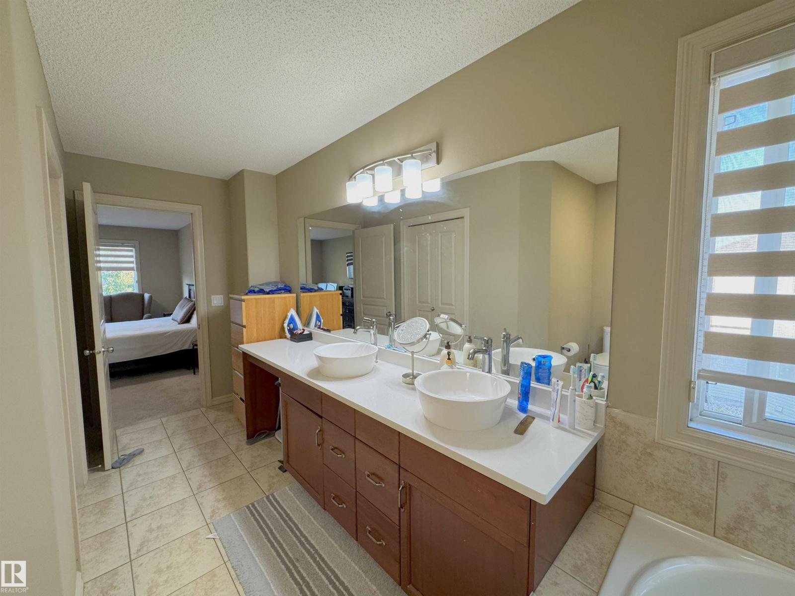 1206 MCKINNEY CO NW, Edmonton