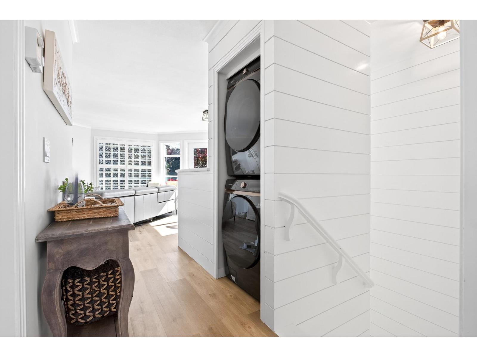 205 15154 ROPER AVENUE, White Rock