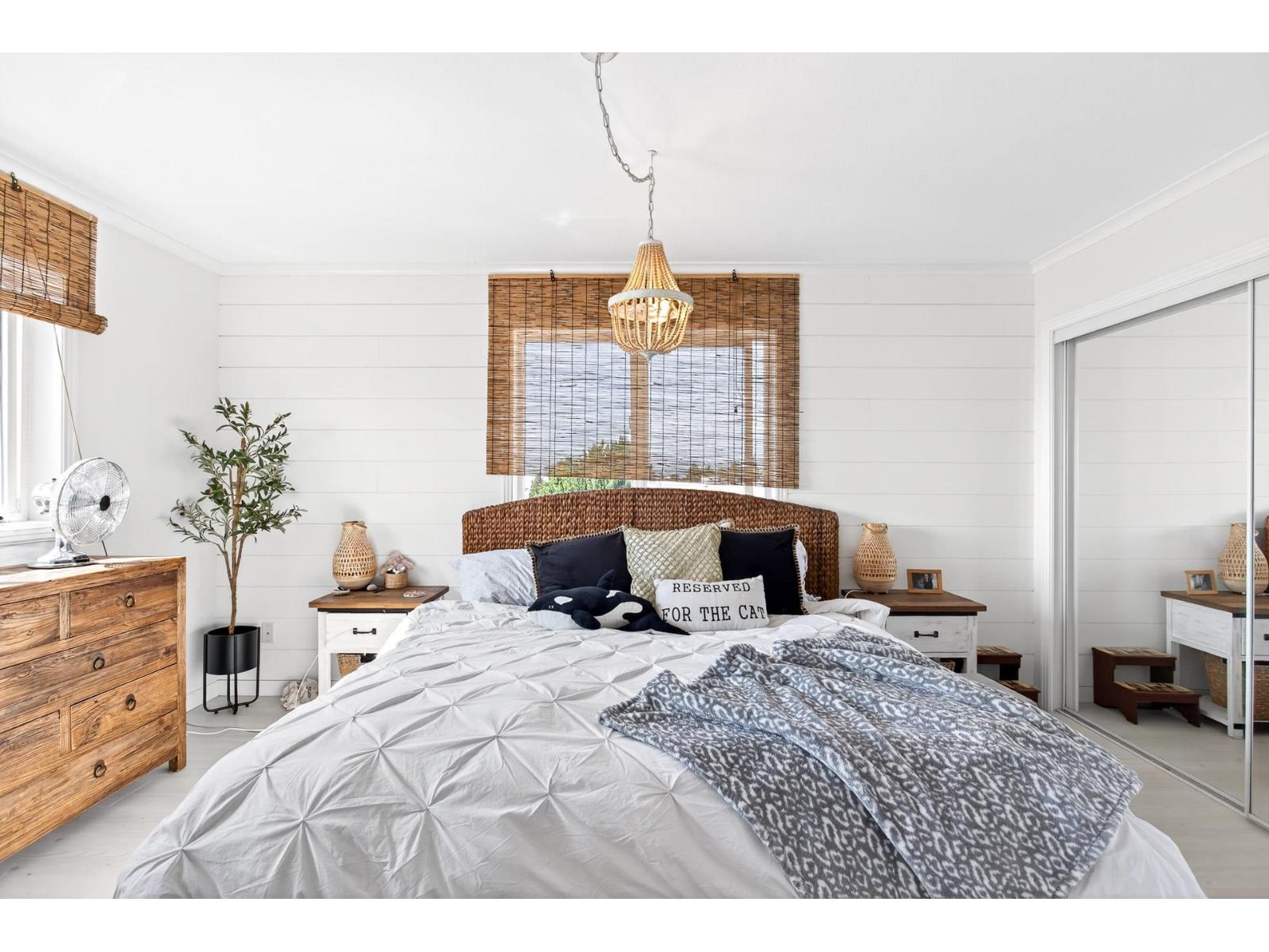 205 15154 ROPER AVENUE, White Rock