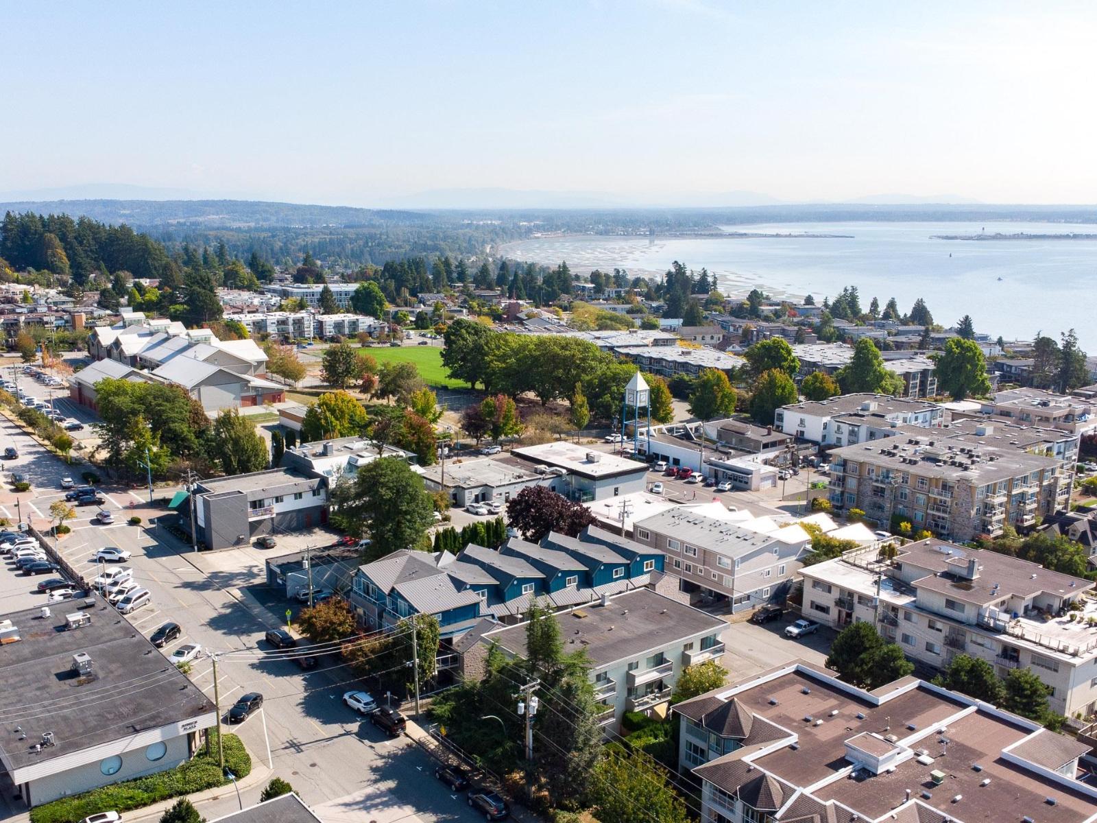 205 15154 ROPER AVENUE, White Rock