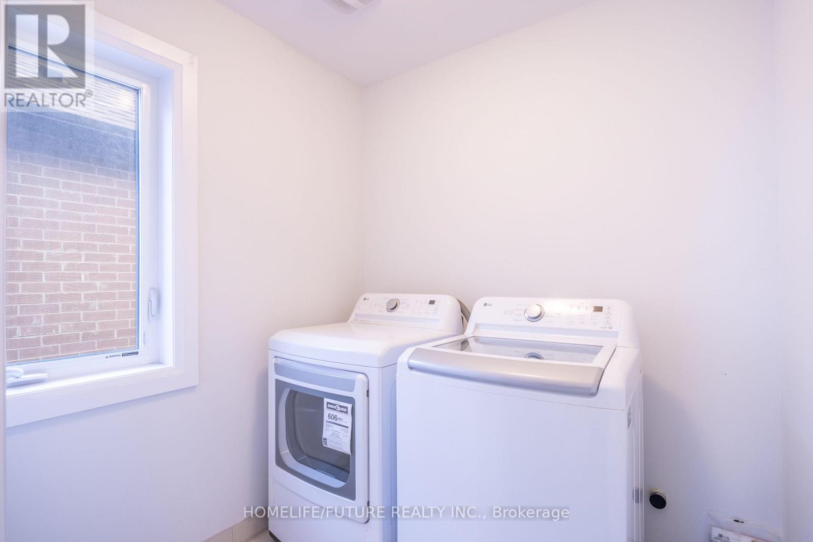 22 MCKAY AVENUE - 20