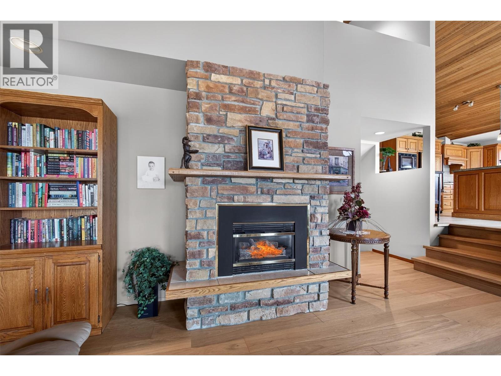 935 Lloyd Jones Drive - 12