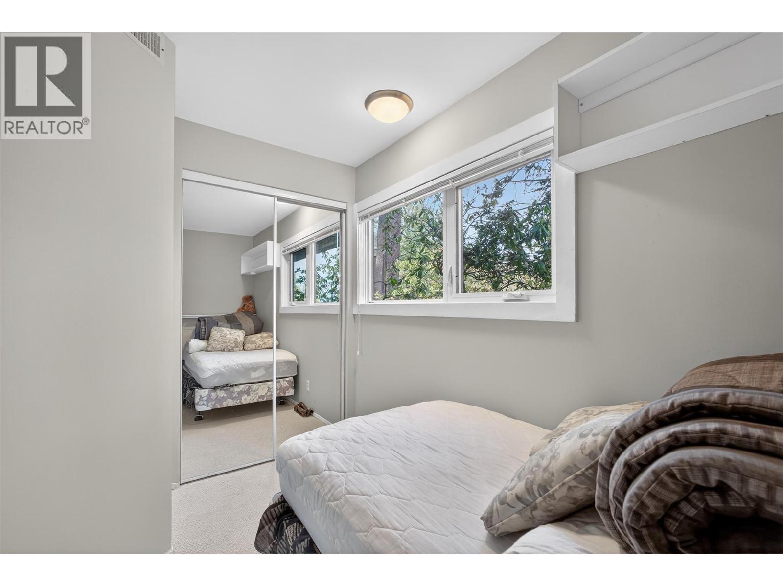 935 LLOYD JONES DRIVE - 33