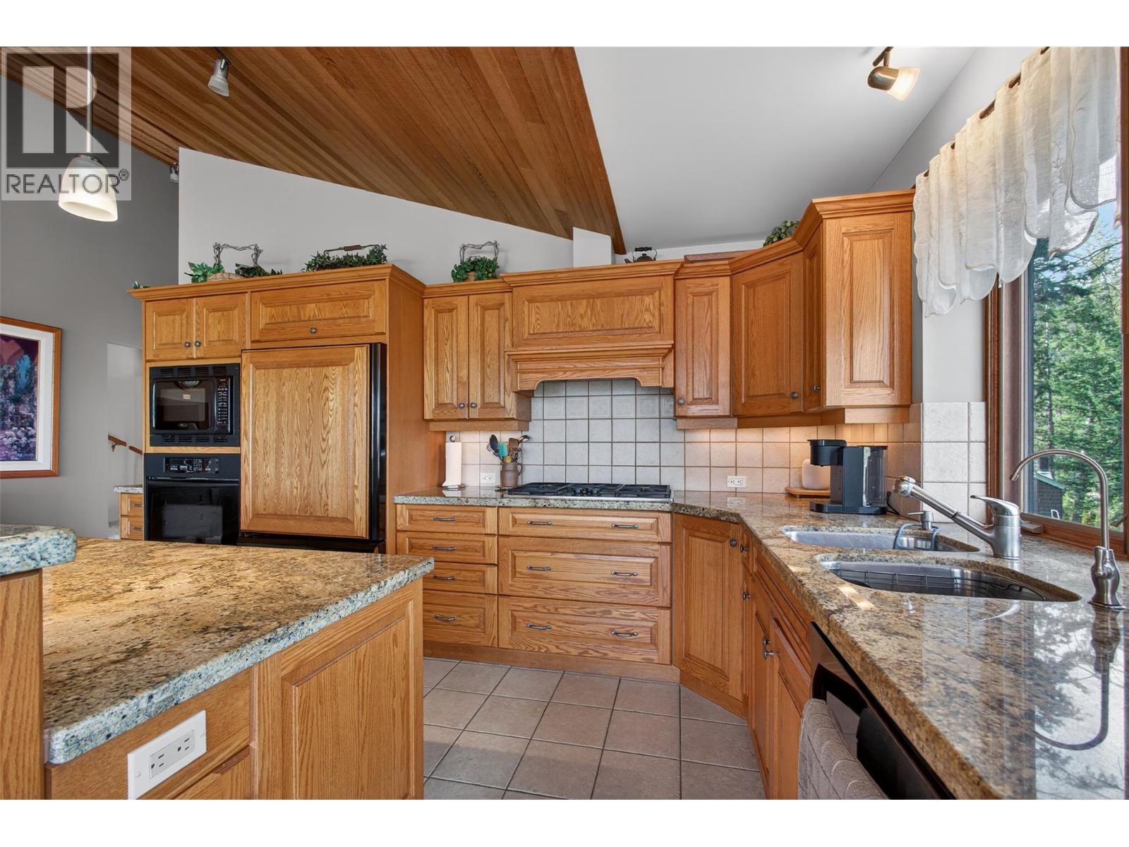 935 LLOYD JONES DRIVE - 4