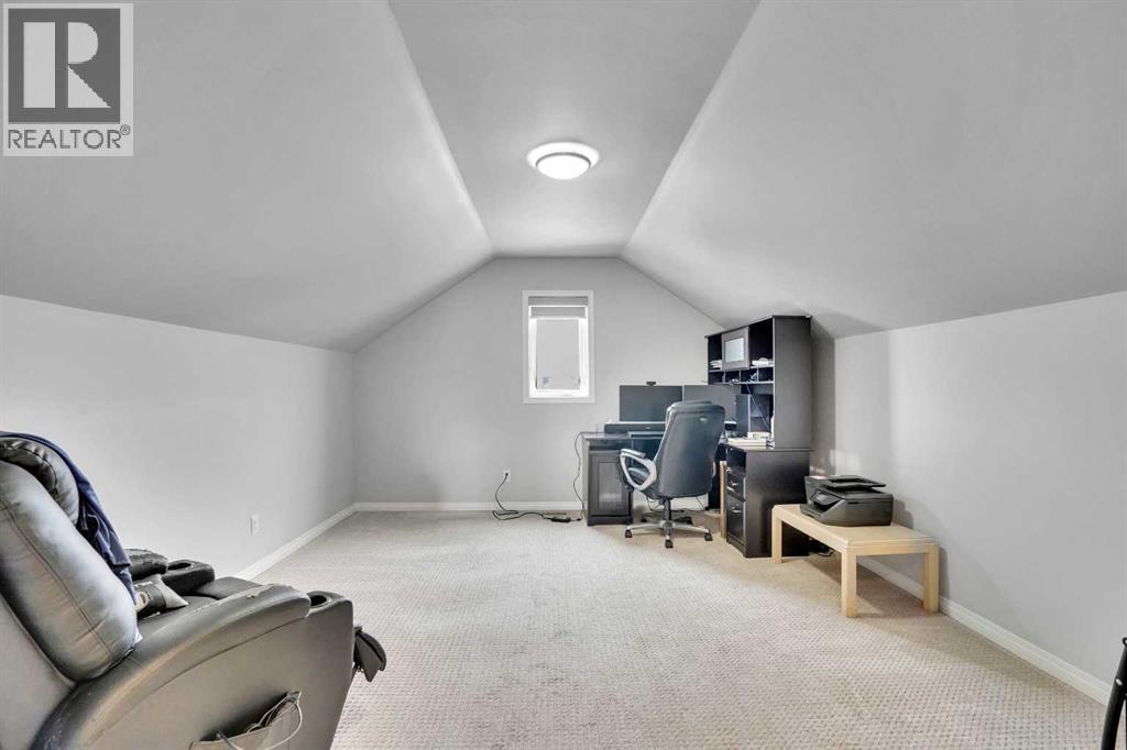 Single Family House for Sale in  Savanna Close NE Saddle Ridge Calgary 