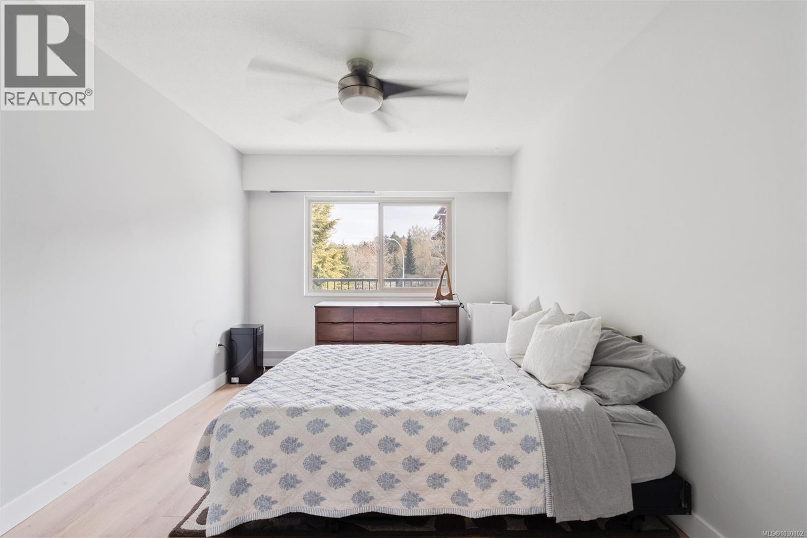 #301 1680 POPLAR AVE - 12