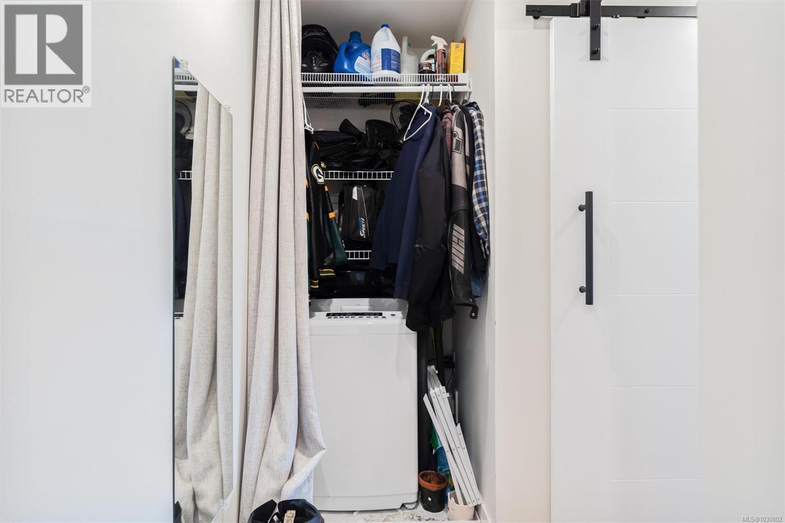 #301 1680 POPLAR AVE - 14