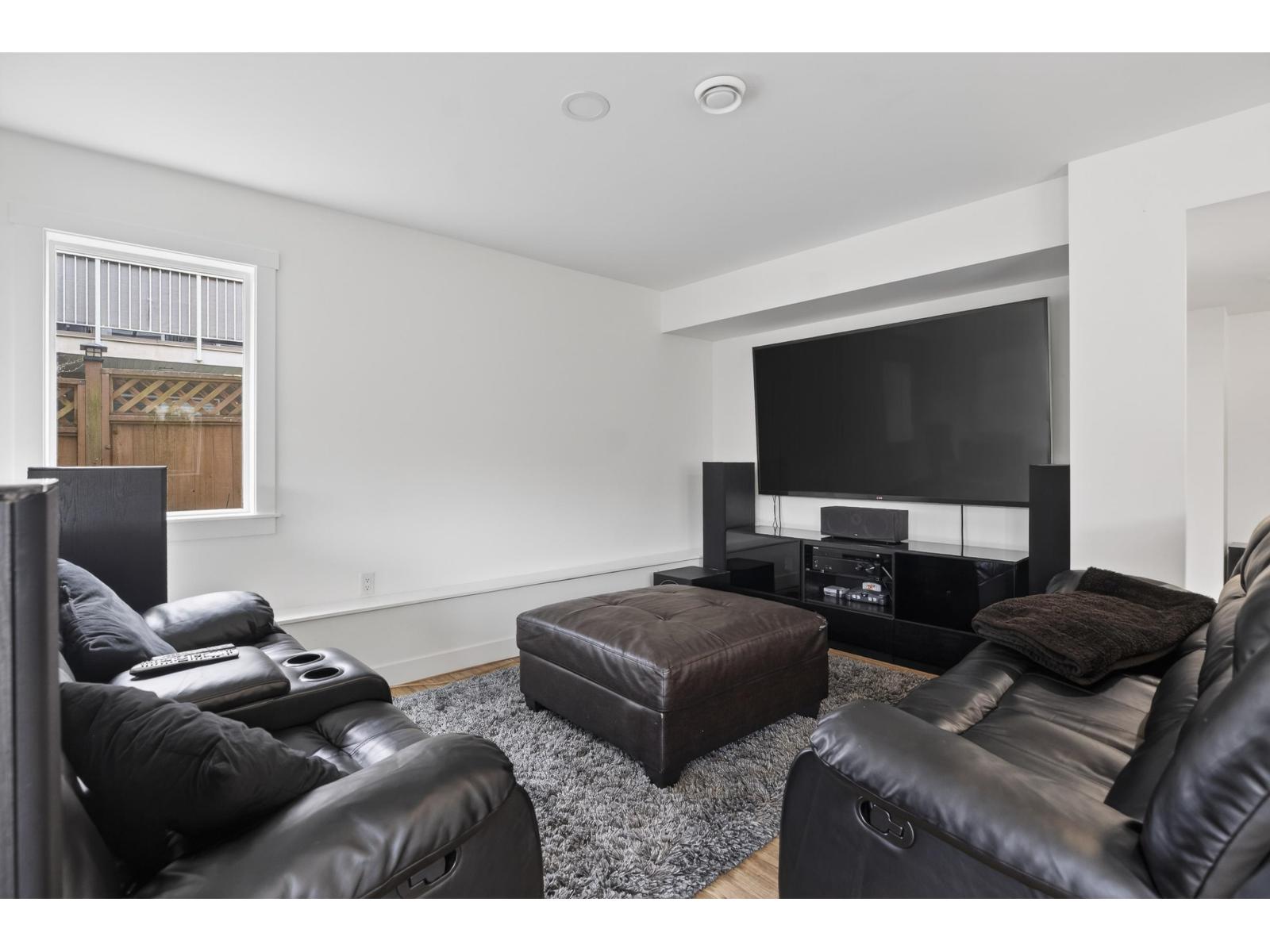 65967 PINE CRESCENT, Kawkawa Lake