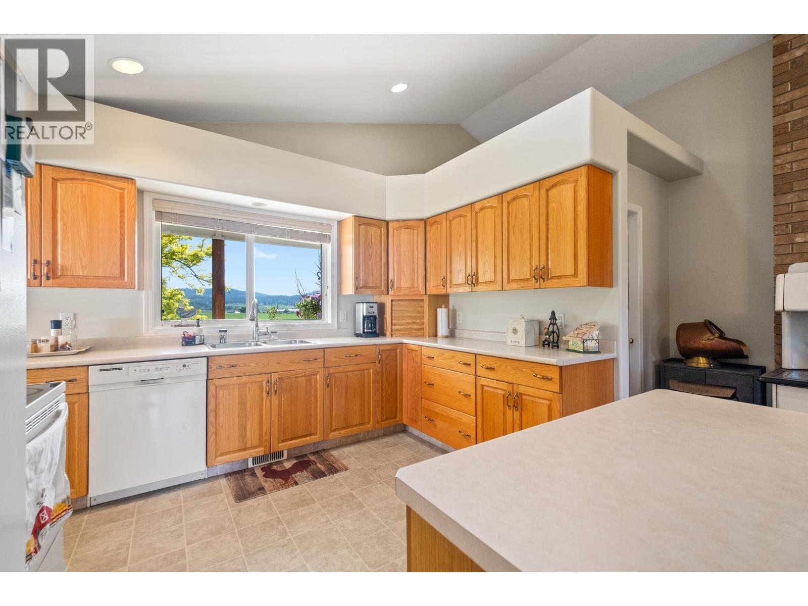  850 Fortune Road, Spallumcheen