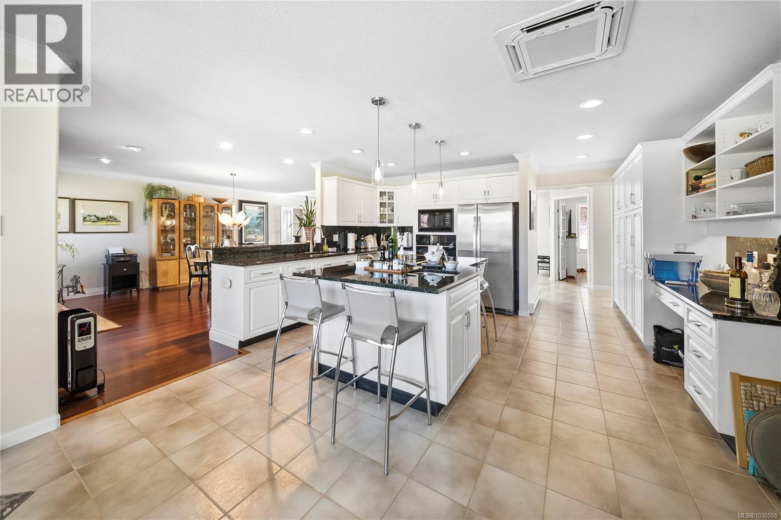 575 Johnstone Rd, Parksville