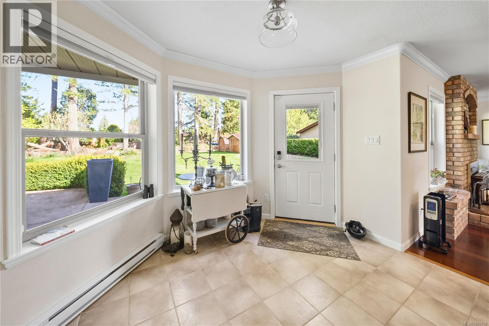 575 Johnstone Rd, Parksville