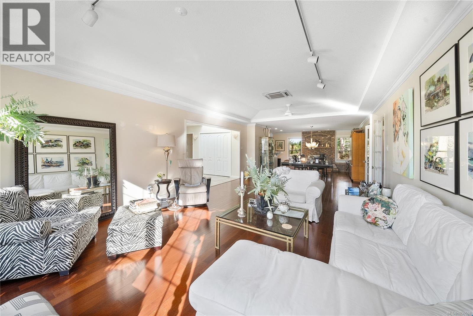 575 Johnstone Rd, Parksville