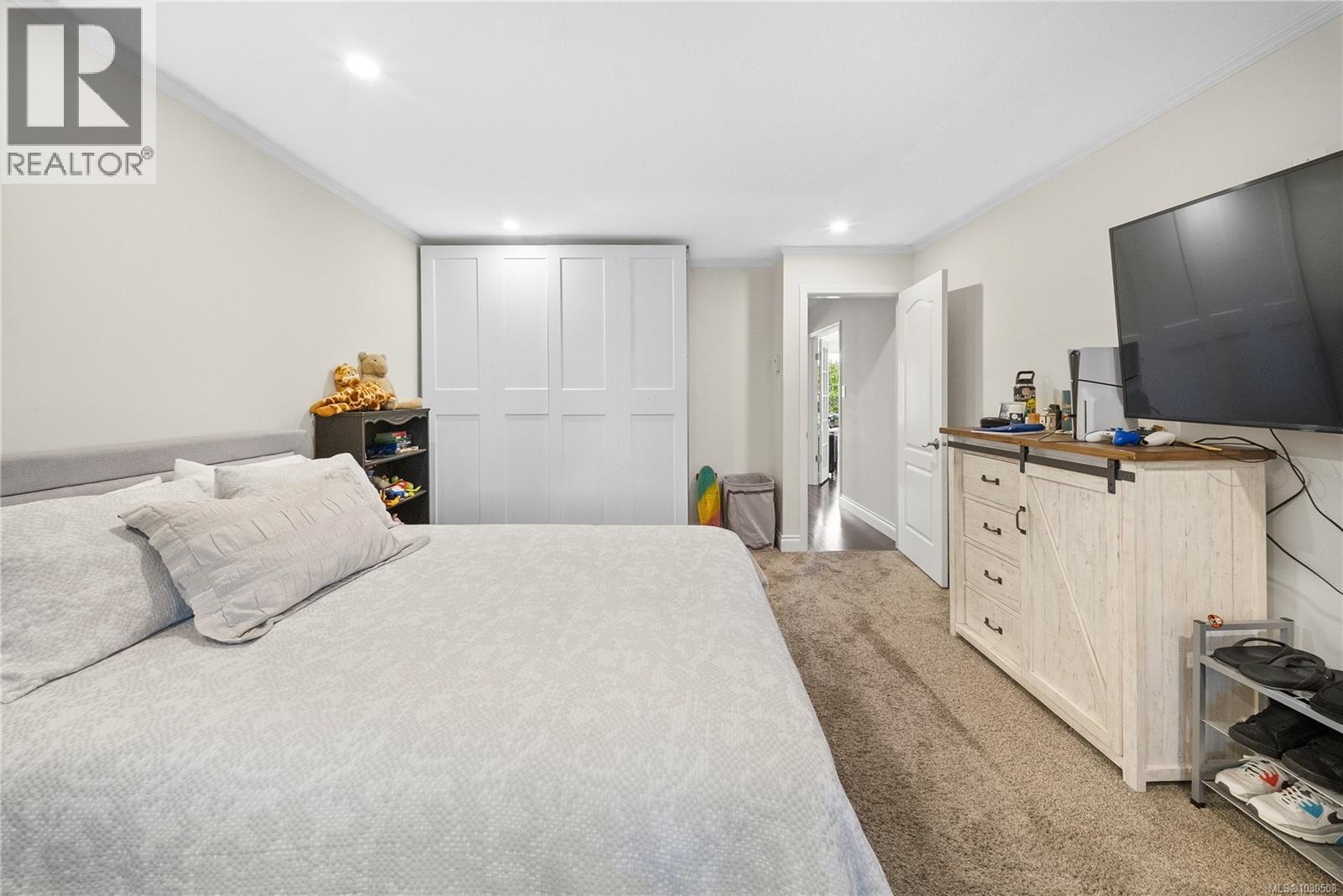 575 Johnstone Rd, Parksville