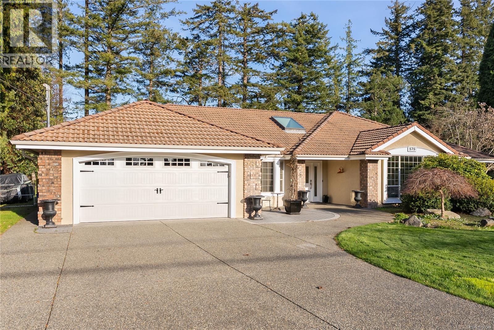 575 Johnstone Rd, Parksville
