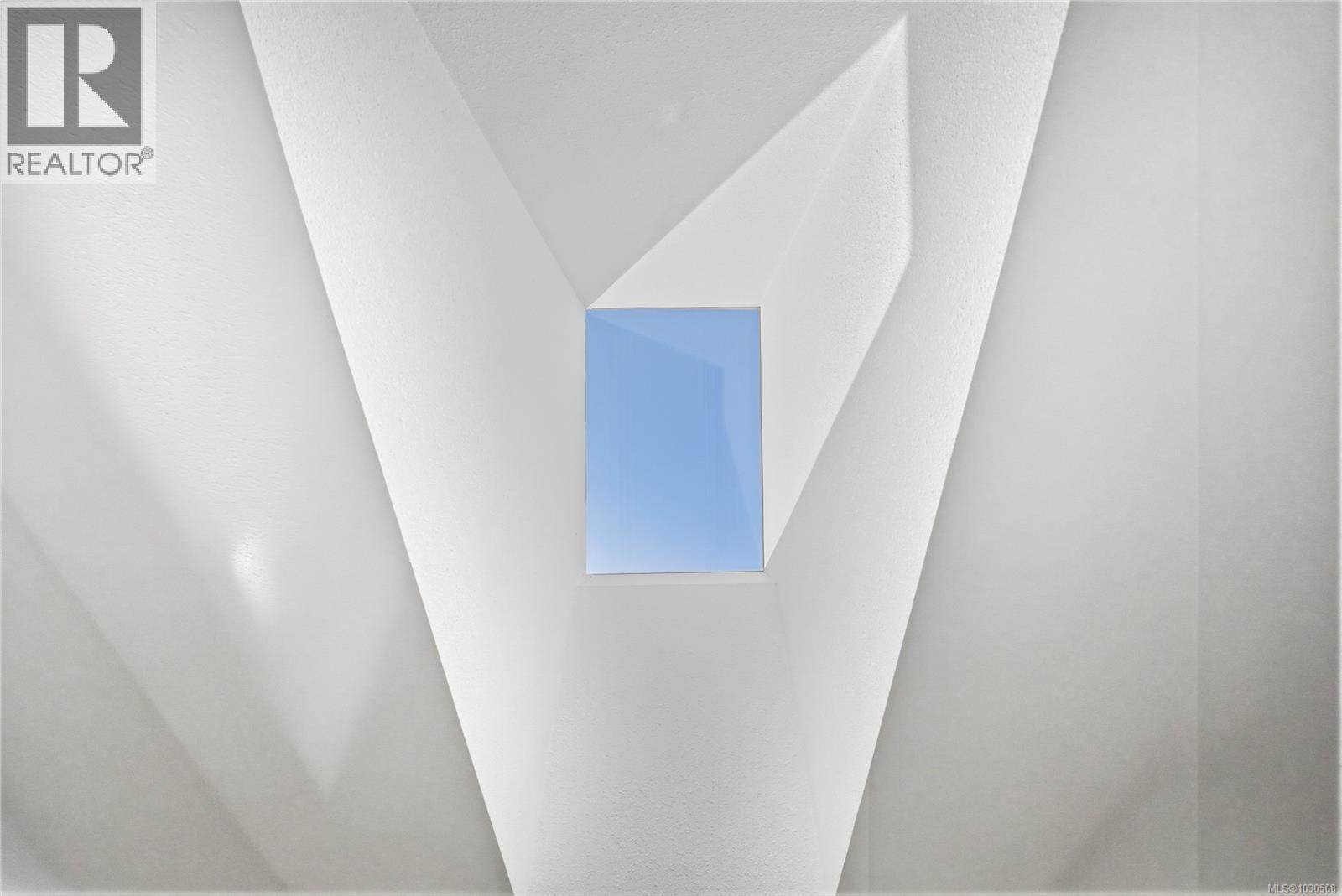 575 Johnstone Rd, Parksville