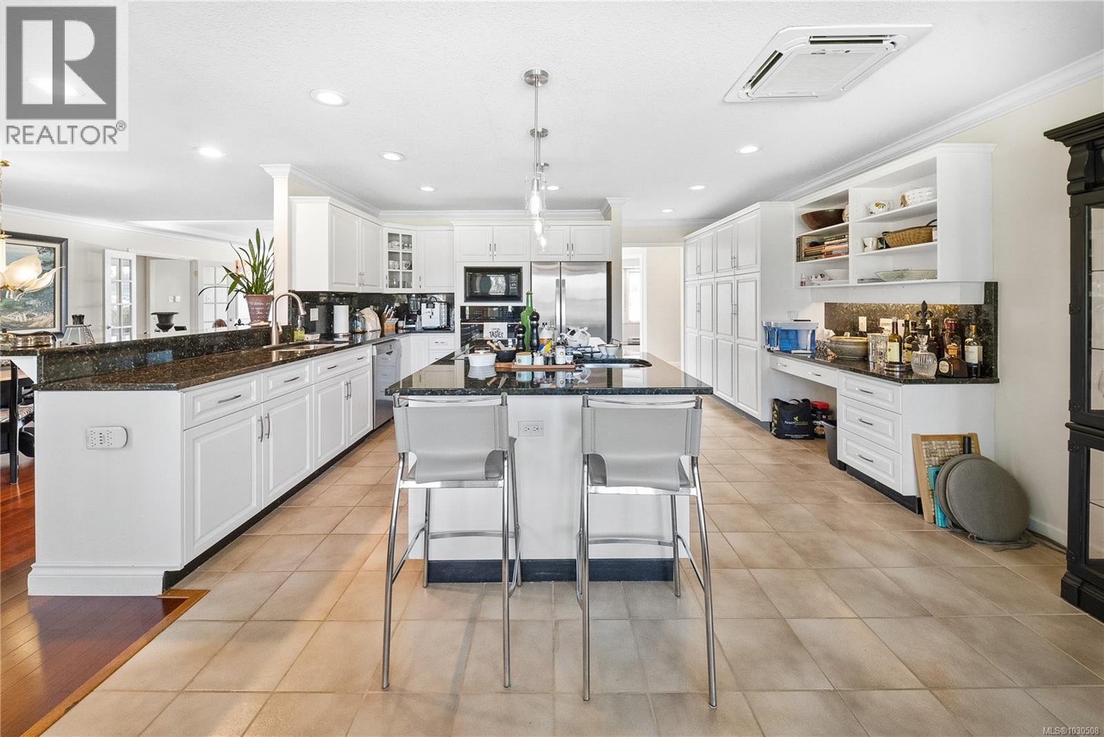 575 Johnstone Rd, Parksville