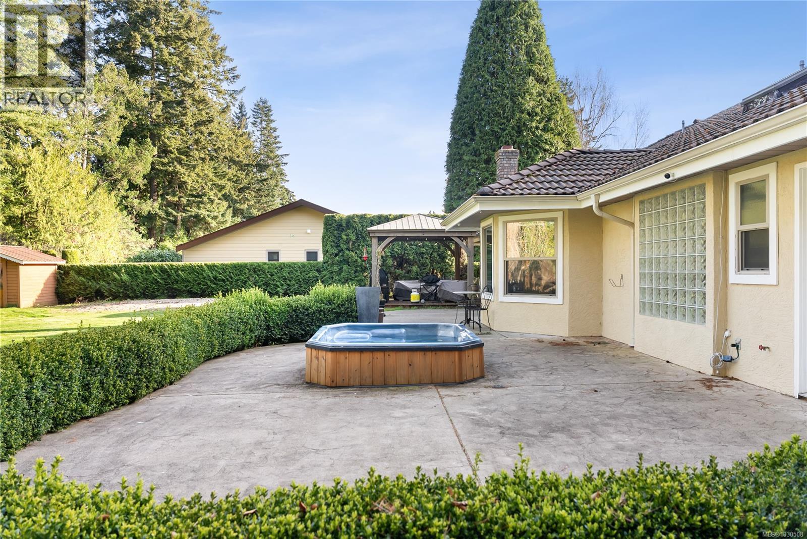 575 Johnstone Rd, Parksville