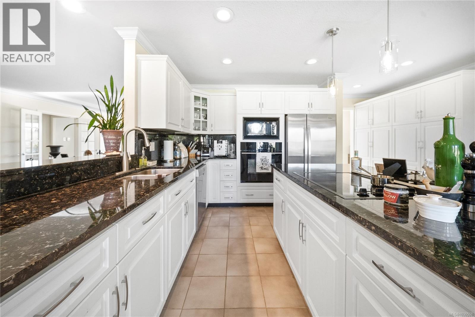 575 Johnstone Rd, Parksville