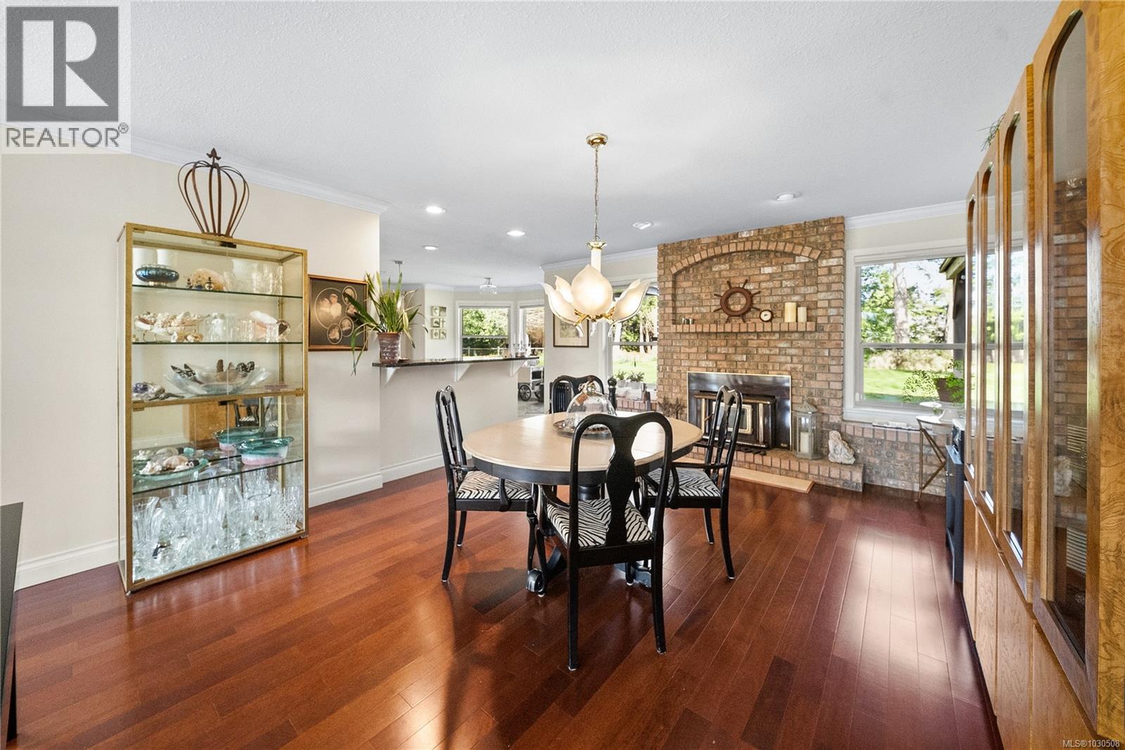 575 Johnstone Rd, Parksville