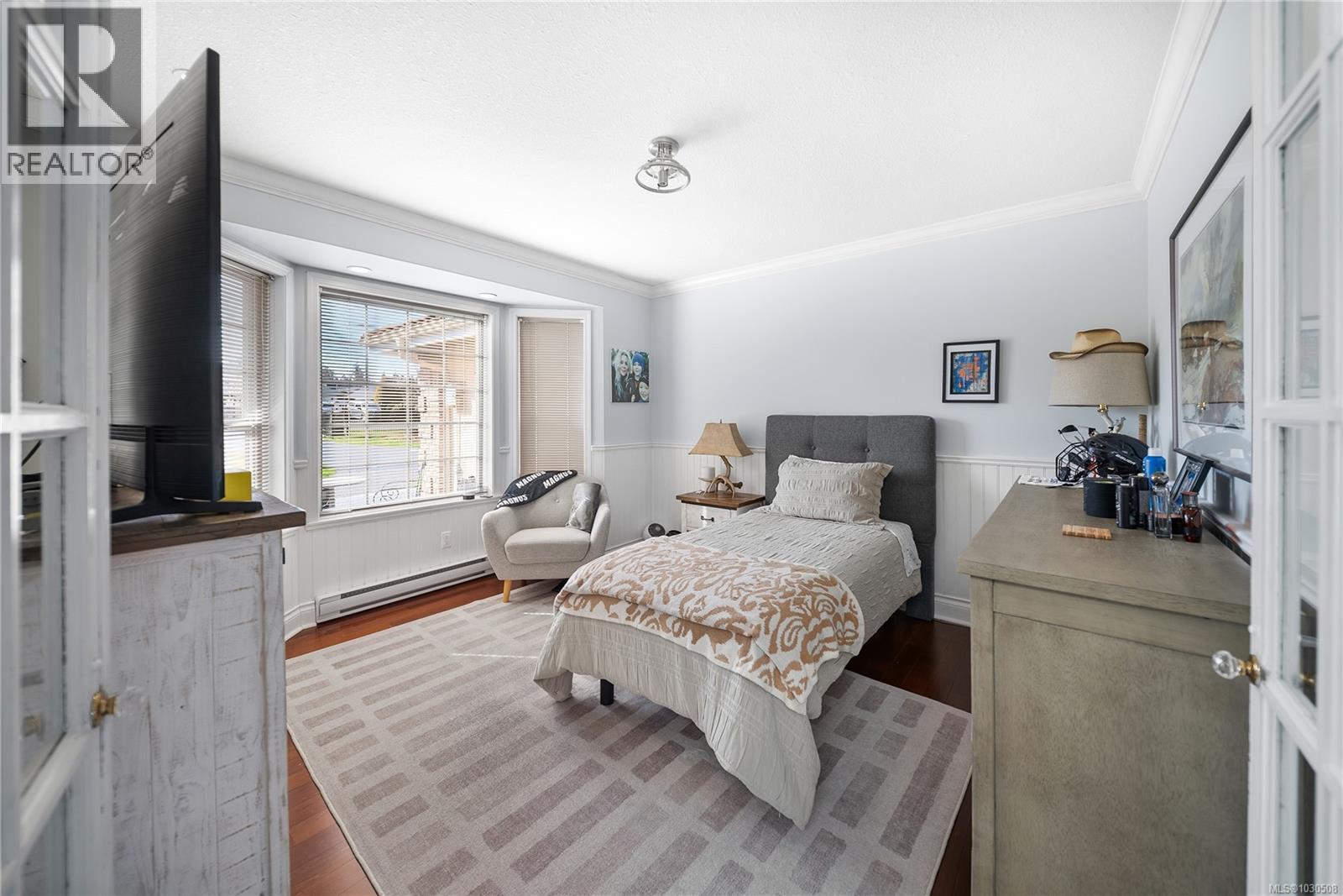 575 Johnstone Rd, Parksville