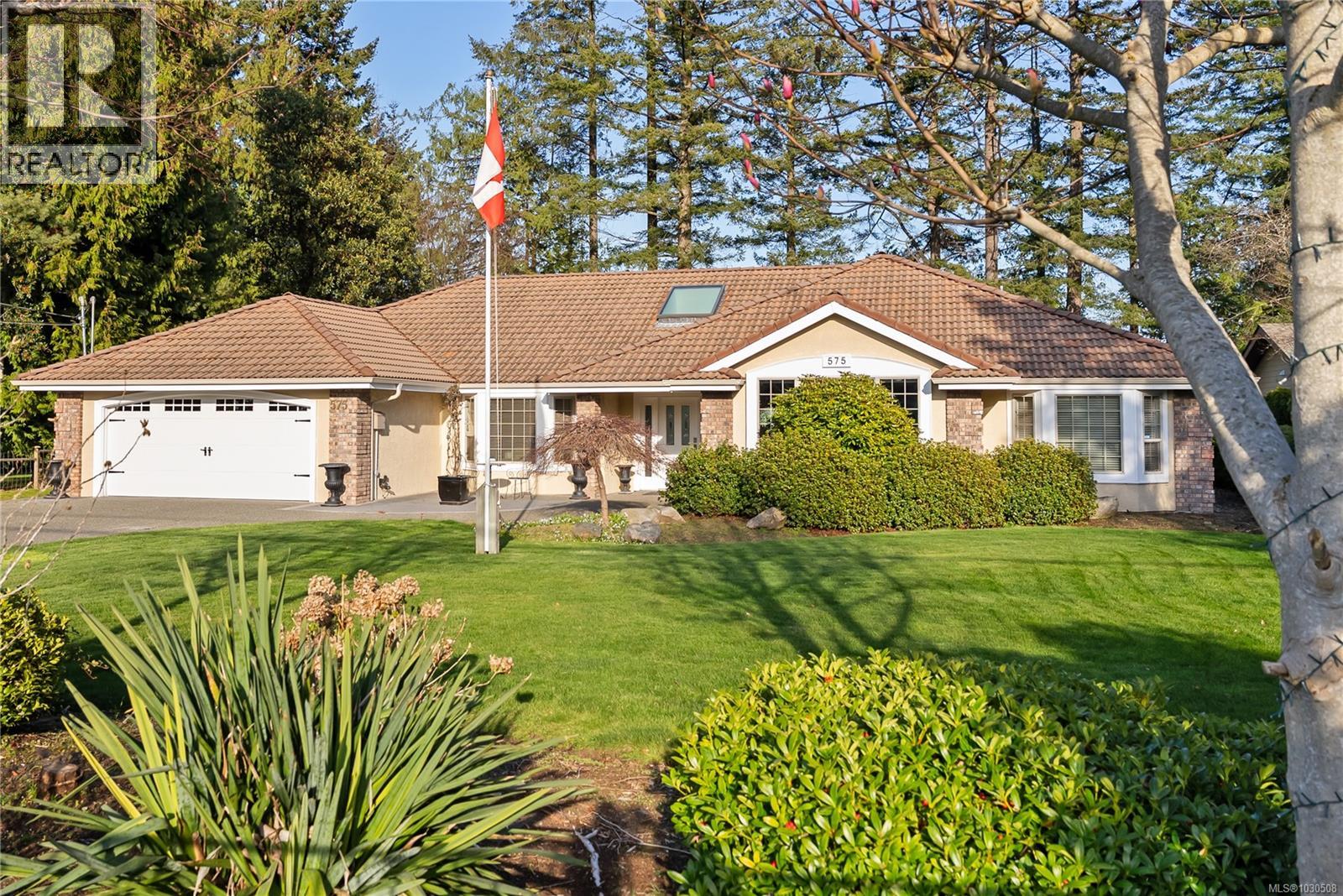 575 Johnstone Rd, Parksville