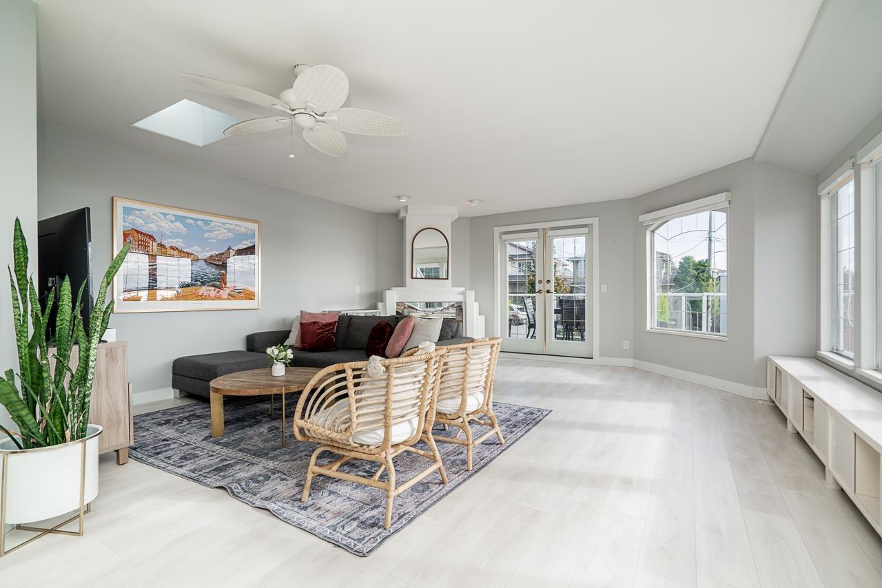 949 KENT STREET, White Rock