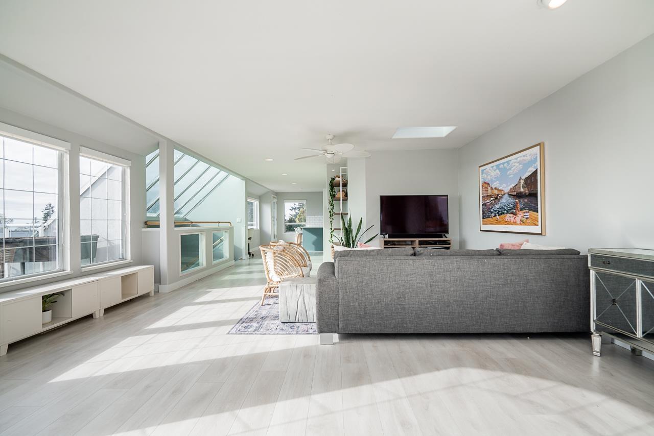 949 KENT STREET, White Rock