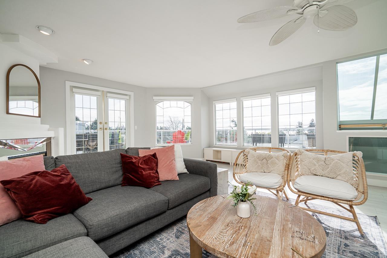 949 KENT STREET, White Rock