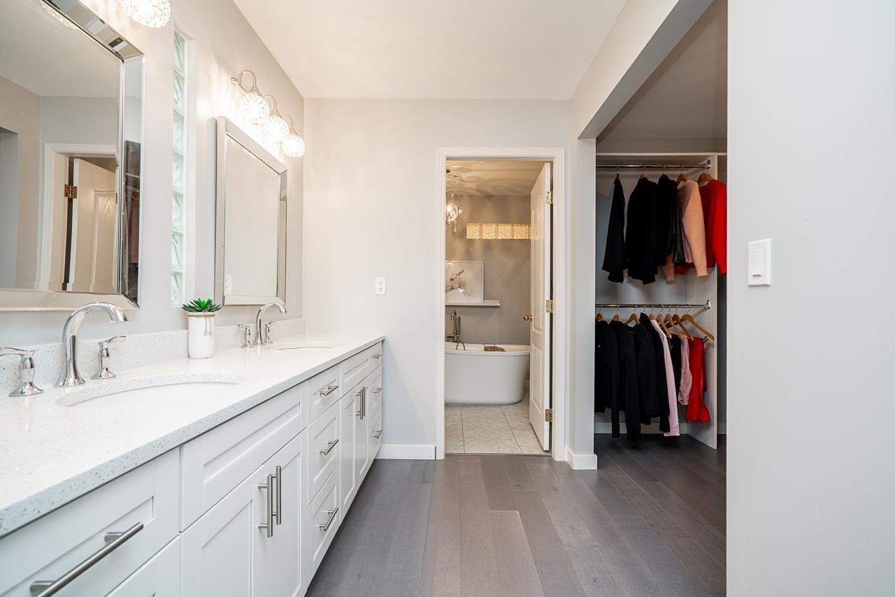 949 KENT STREET, White Rock