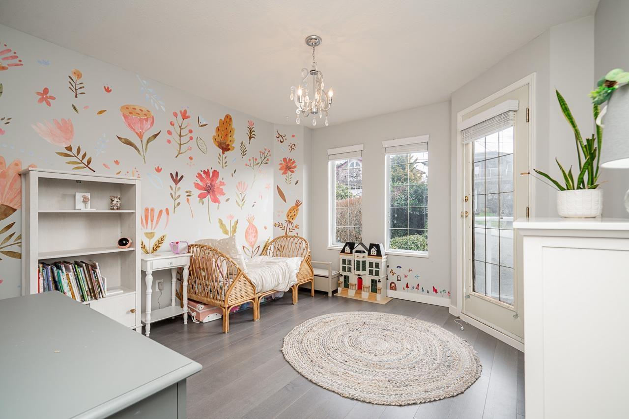 949 KENT STREET, White Rock