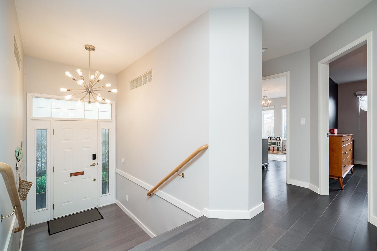 949 KENT STREET, White Rock