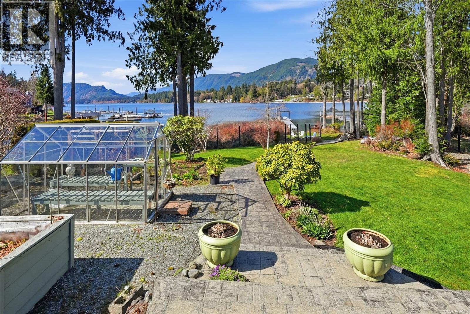 521 Point Ideal Dr, Lake Cowichan