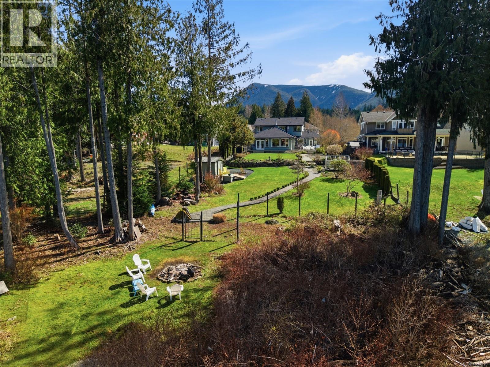 521 Point Ideal Dr, Lake Cowichan