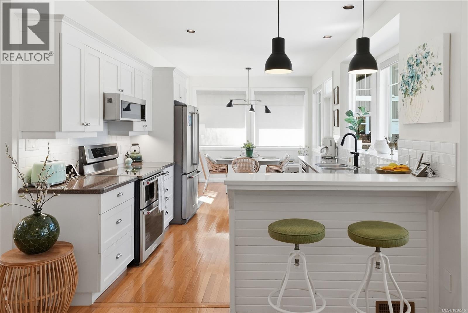 521 Point Ideal Dr, Lake Cowichan