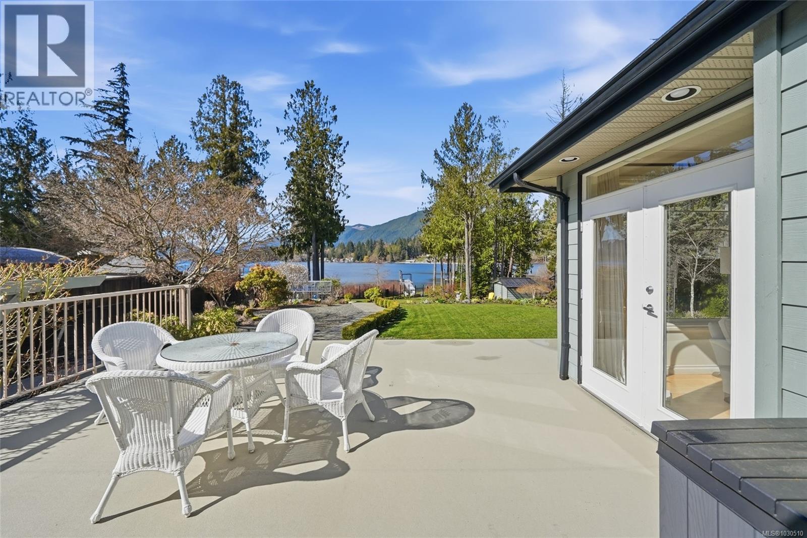 521 Point Ideal Dr, Lake Cowichan