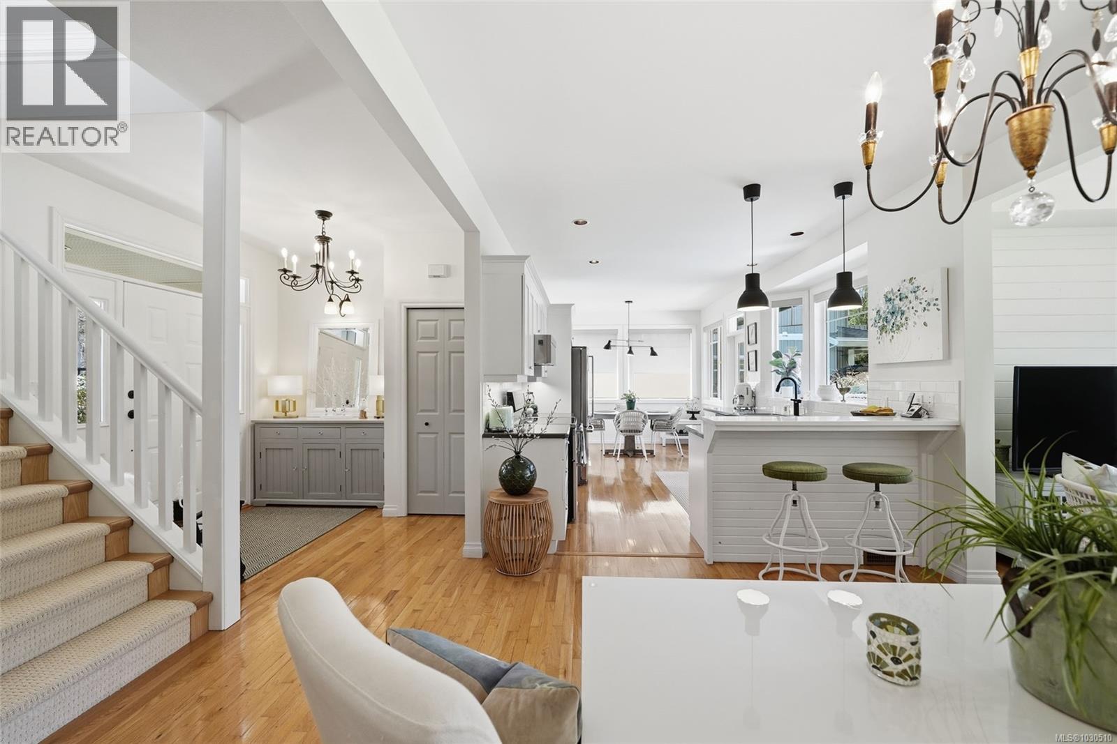 521 Point Ideal Dr, Lake Cowichan