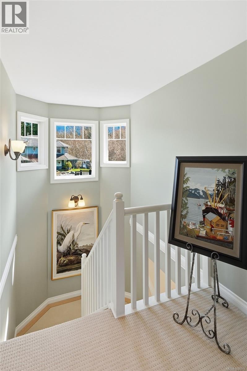 521 Point Ideal Dr, Lake Cowichan