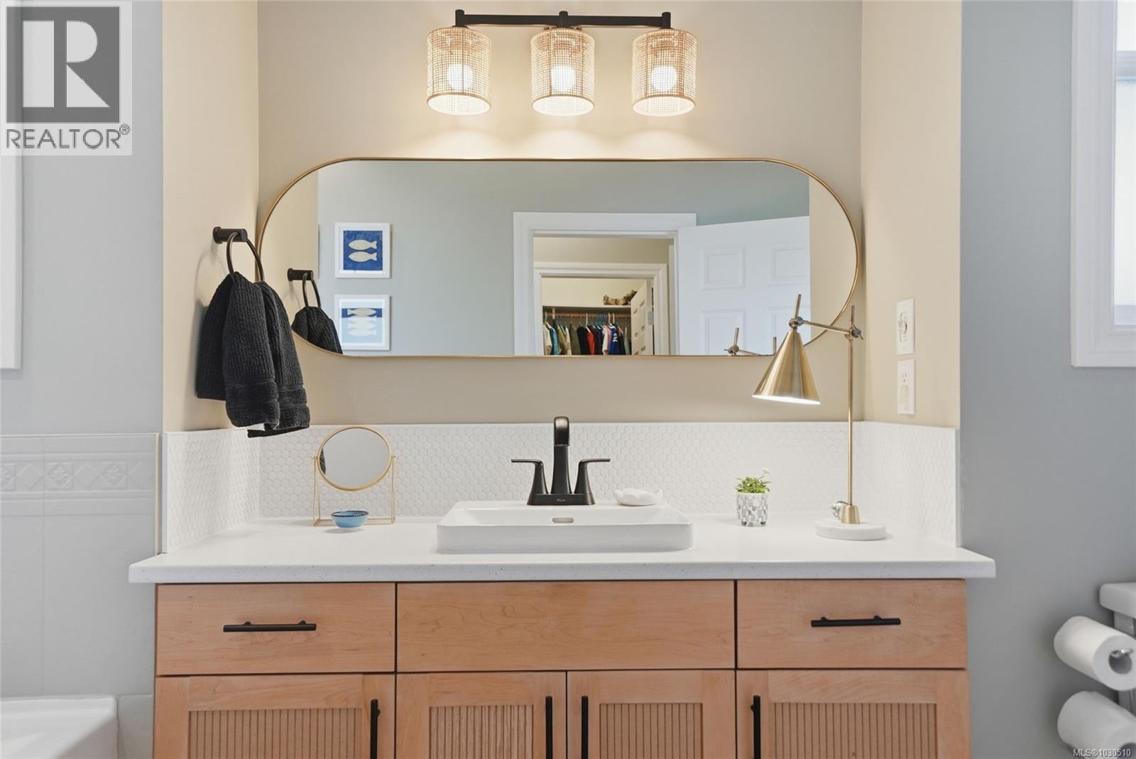 521 Point Ideal Dr, Lake Cowichan