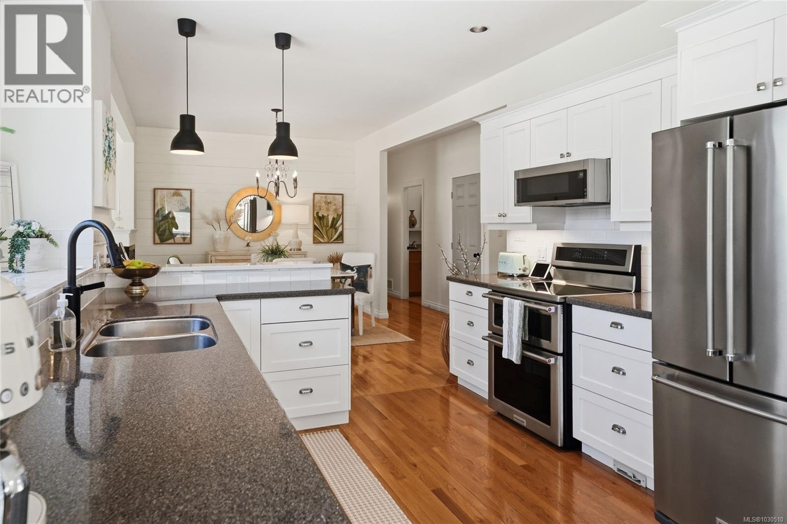 521 Point Ideal Dr, Lake Cowichan